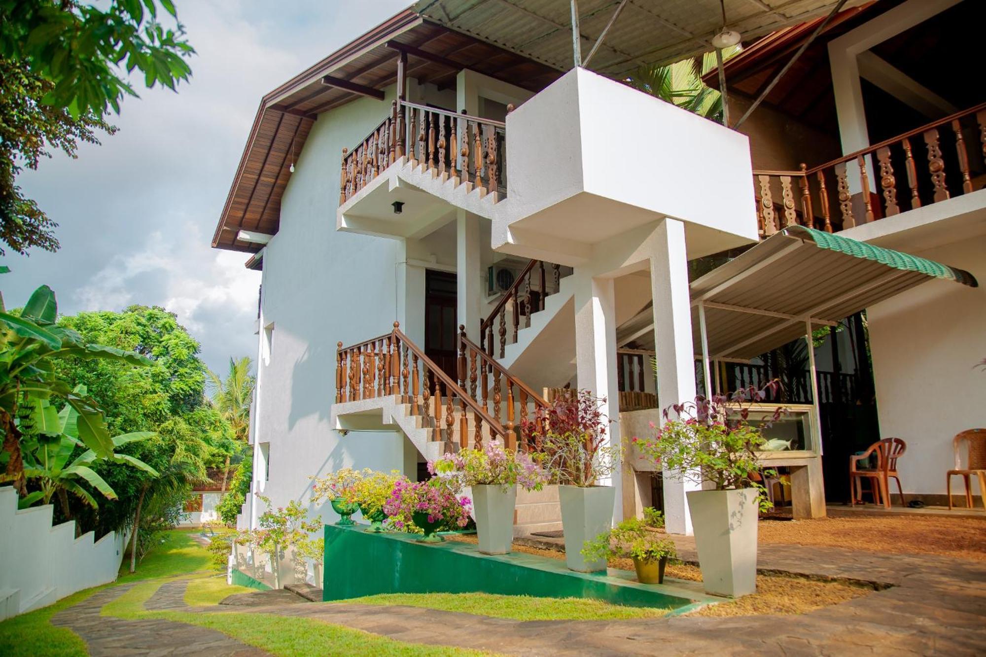 Rockery Villa Ayurveda Бентота Екстериор снимка