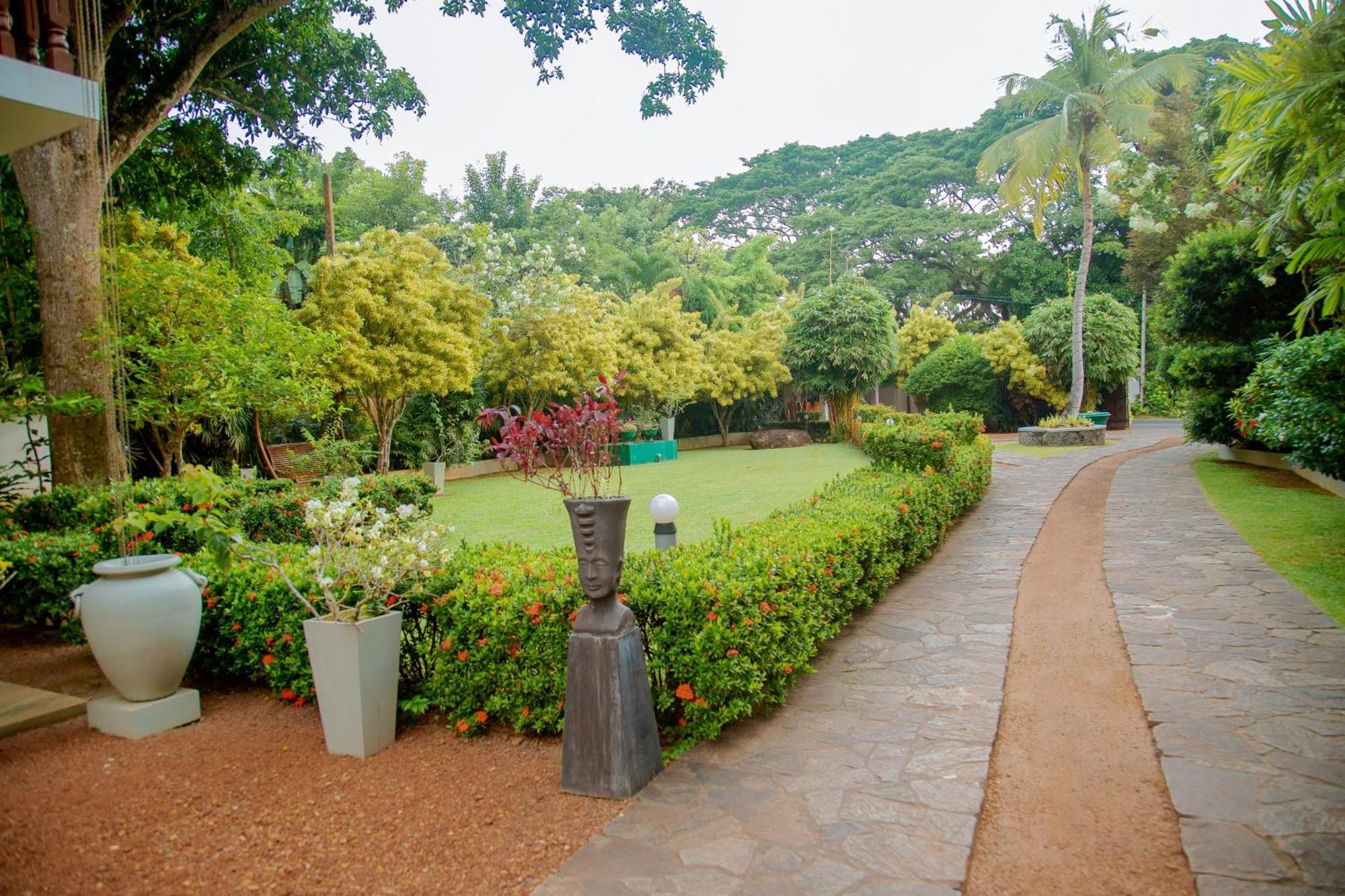 Rockery Villa Ayurveda Бентота Екстериор снимка